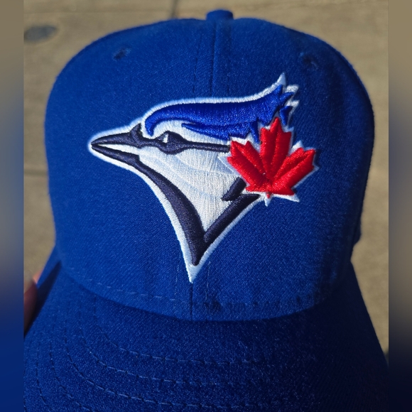 Blue Jay's Fitted Baseball Cap - Picture 2 of 10